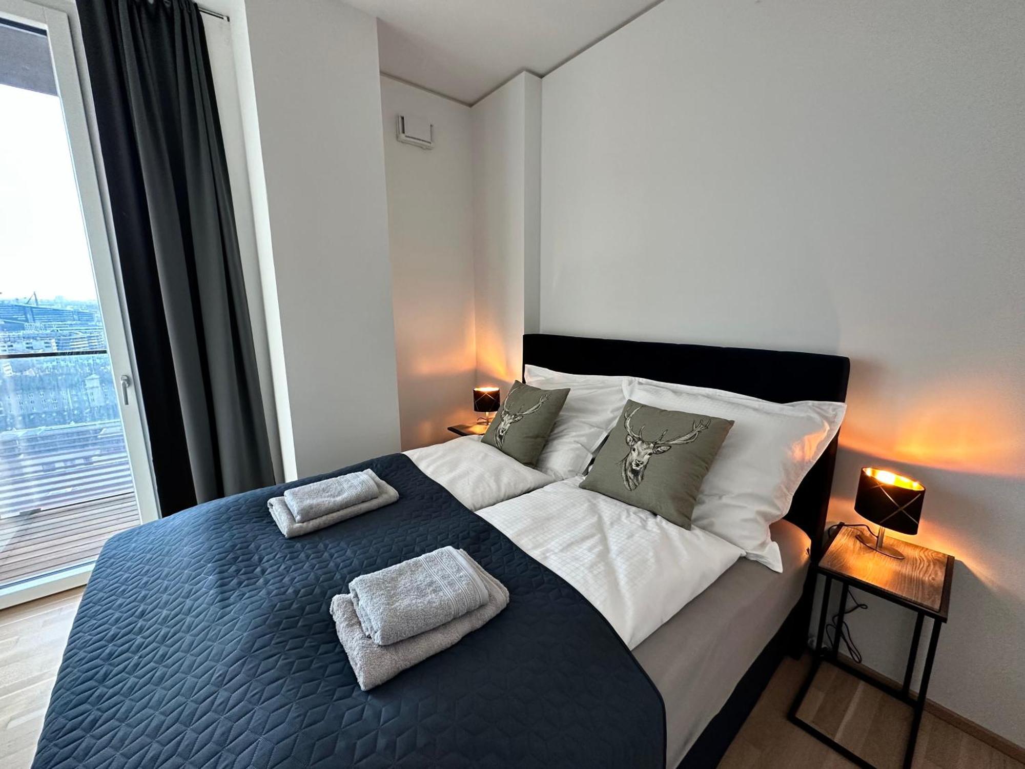 Panorama Sky Apartment I Rooftop Pool I Metro Station เวียนนา ภายนอก รูปภาพ