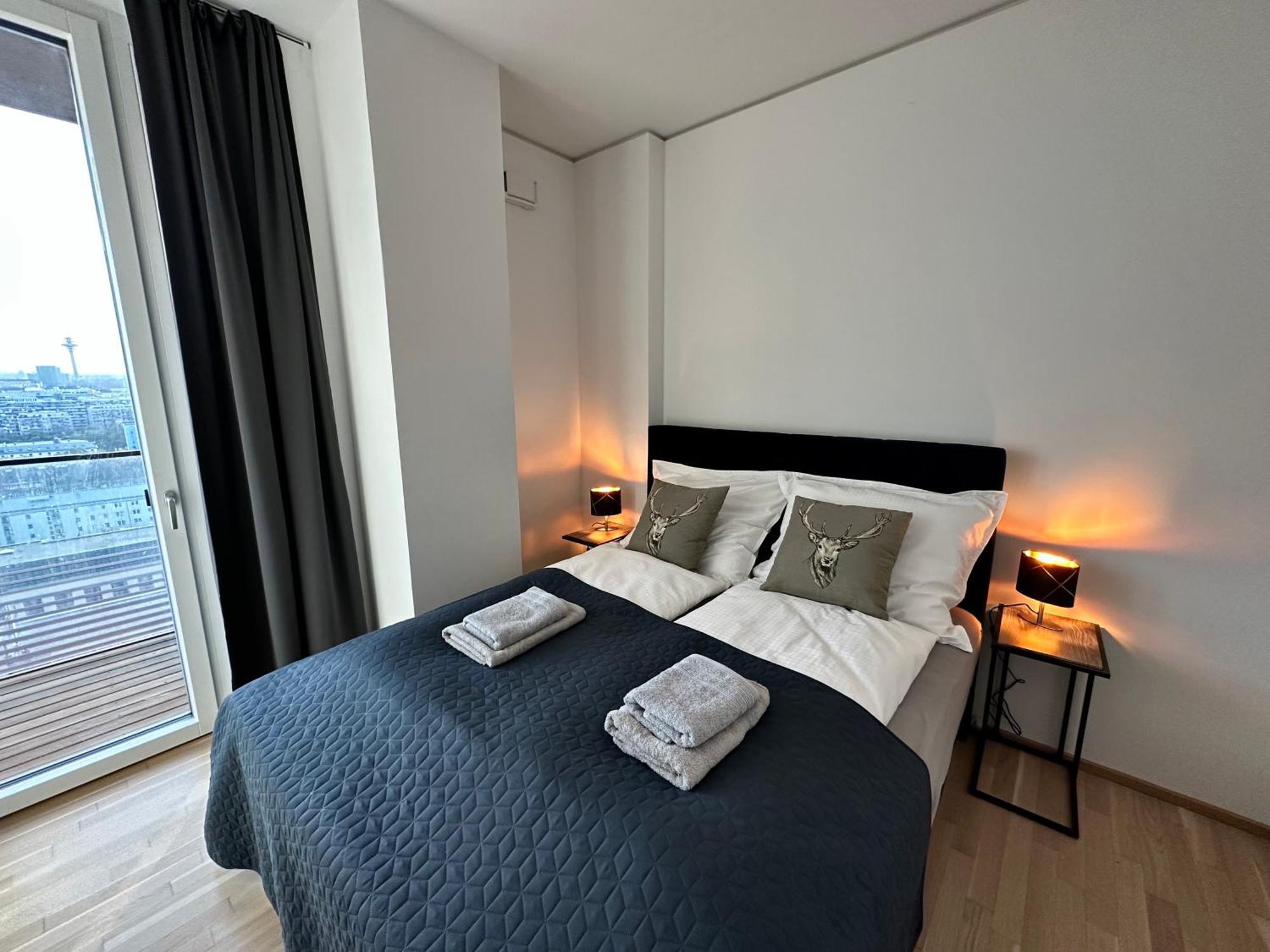 Panorama Sky Apartment I Rooftop Pool I Metro Station เวียนนา ภายนอก รูปภาพ